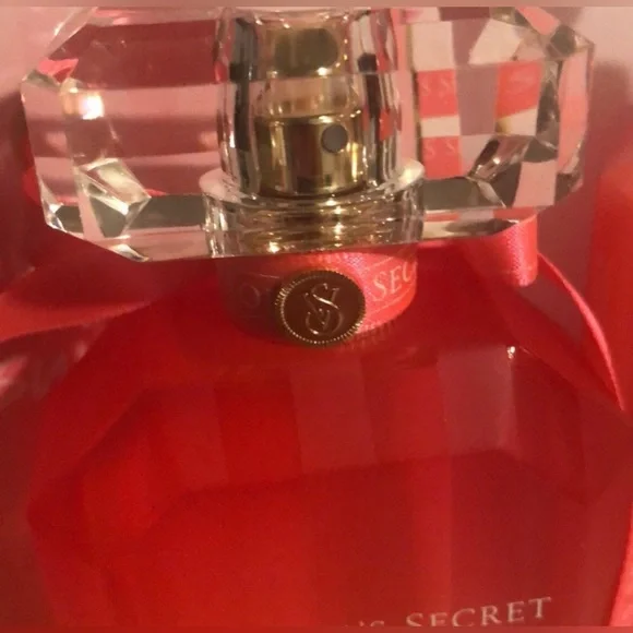 NWT Victoria’s Secret Bombshell Summer 3.4 oz.  Sells for $129 online.  Retired - Picture 2 of 6
